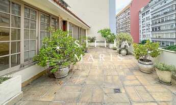 Imagem 3: Charmosa Cobertura Linear em Copacabana com 238m² + Terraço Privativo!