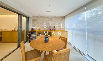 Imagem 3: Leblon, Apartamento impecavelmente reformado com projeto da Bernardes Arquitetura, varanda