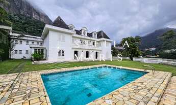 Imagem 2: Gávea, Belíssima casa com linda vista para o verde e montanhas coladinha no Morro dois irm