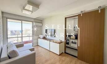 Imagem 3: Leblon Flat Service, Apartamento reformado e decorado, com varanda com vista para o Morro