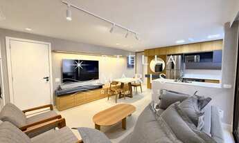 Imagem 3: Ipanema, Apartamento recém-reformado e decorado com varanda, 85 m2, 2 suítes e 1 vaga para