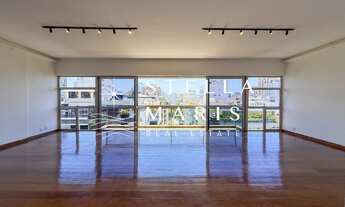 Imagem 2: Leblon, Apartamento em andar alto, reformado, com 200 m2, 4 quartos, 2 vagas e com vista l