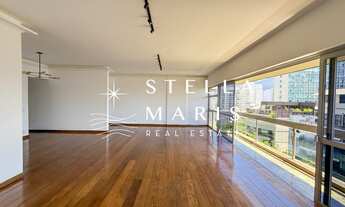 Imagem 6: Leblon, Apartamento em andar alto, reformado, com 200 m2, 4 quartos, 2 vagas e com vista l