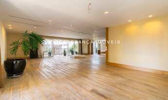 Imagem 6: Apartamento de alto padrão à venda no Itaim Bibi, 390m², 2 suítes com closet, 6 vagas. Per