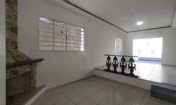 Imagem 5: Casa de Alto Padrão no Condomínio Euroville 1 em Bragança Paulista-SP: 3 quartos, 1 suíte