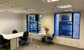 Imagem 6: Sala comercial de 42 m², semi mobiliado com 1 vaga de garagem. Localizado na região do Bro