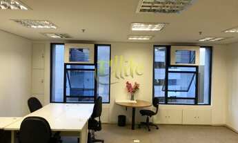 Imagem 7: Sala comercial de 42 m², semi mobiliado com 1 vaga de garagem. Localizado na região do Bro