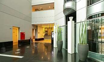 Imagem 2: Flat para VENDA em Moema, totalmente mobiliado com serviços, próximo das Estações Eucalipt