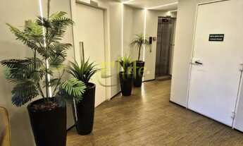 Imagem 2: Apartamento semi mobiliado com 02 dormitórios para locação e venda na região de Moema em S