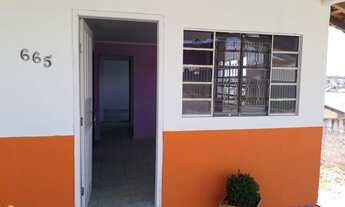 Imagem 3: Casa com 4 dormitórios no bairro Monte Castelo em Colombo