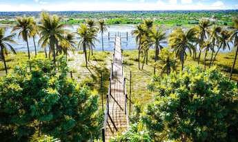 Imagem 2: ALPHAVILLE GUARAJUBA - REPASSE. Lote na 2ª linha da praia, oportunidade. Pronto para const