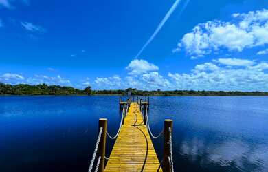 Imagem 3: ALPHAVILLE GUARAJUBA - REPASSE. Lote na 2ª linha da praia, oportunidade. Entrega prevista