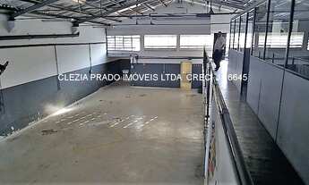 Imagem 3: 2 banheiro, 10 vagas na garagem, 370M² de Área Construída, 370M² de Área Total