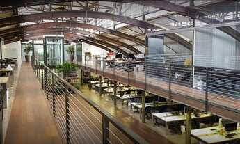 Imagem: 10 banheiro, 30 vagas na garagem, 2500M²