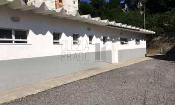 Imagem: 4 banheiro, 100 vagas na garagem, 3216M²