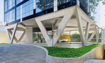 Imagem: 20 banheiro, 50 vagas na garagem, 4050M²