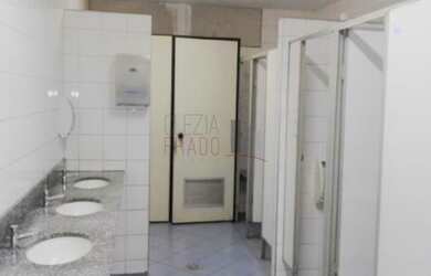 Imagem 5: 2 banheiro, 7 vagas na garagem, 1648M² de Área Construída, 1648M² de Área Total