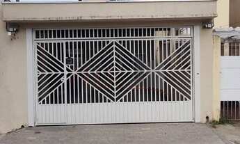 Imagem 2: 3 dormitórios, 3 banheiro, 4 vagas na garagem, 250M² de Área Construída, 250M² de Área Tot