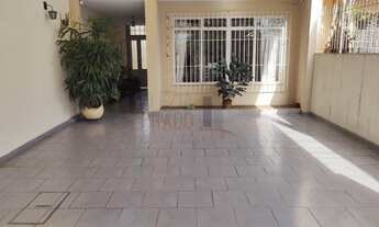 Imagem 4: 3 dormitórios, 3 banheiro, 4 vagas na garagem, 250M² de Área Construída, 250M² de Área Tot