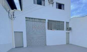 Imagem: 3 banheiro, 4 vagas na garagem, 650M² de