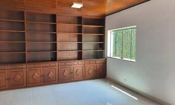 Imagem 2: 2 banheiro, 4 vagas na garagem, 345M² de Área Construída, 345M² de Área Total