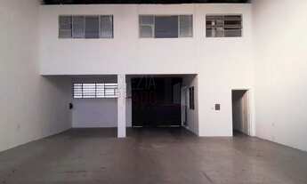 Imagem 2: 2 banheiro, 4 vagas na garagem, 300M² de Área Construída, 300M² de Área Total