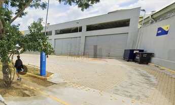 Imagem: 4 banheiro, 12 vagas na garagem, 600M²
