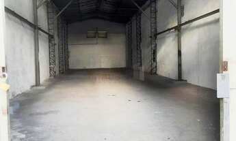 Imagem: 2 banheiro, 4 vagas na garagem, 400M² de