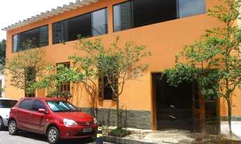 Imagem: 2 banheiro, 40 vagas na garagem, 220M²