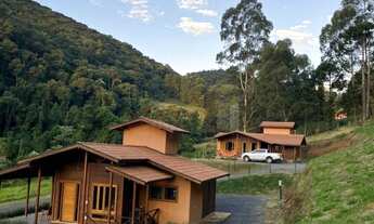 Imagem: 4 dormitórios, 4 banheiro, 5 vagas na garagem