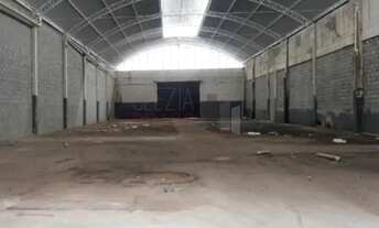 Imagem 6: 2 banheiro, 5 vagas na garagem, 2000M² de Área Construída, 2000M² de Área Total