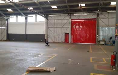 Imagem 2: 2 banheiro, 10 vagas na garagem, 900M² de Área Construída, 900M² de Área Total