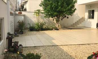 Imagem 3: CASA COM DOIS PAVIMENTOS NO CENTRO DE BALNEÁRIO CAMBORIÚ