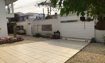 Imagem 4: CASA COM DOIS PAVIMENTOS NO CENTRO DE BALNEÁRIO CAMBORIÚ