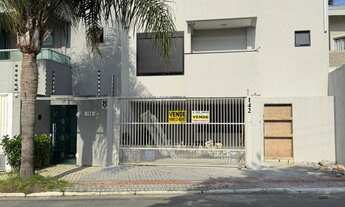 Imagem: CASA TRIPLEX À VENDA NA PRAIA BRAVA - ITAJAÍ