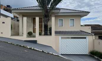 Imagem: CASA À VENDA NO BAIRRO DAS NAÇÕES EM