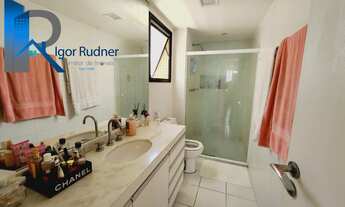 Imagem 7: Apartamento de três quartos, em Alphaville e com aproximadamente 113m² de área privativa