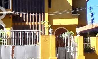 Imagem: Casa ampla com 7 quartos e piscina