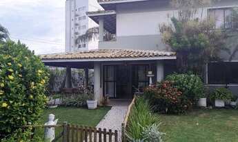 Imagem: 5 suítes, 460m² de terreno e 210 m² de