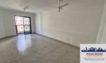 Imagem 2: APTO EM EXCELENTE LOCAL, 3 DORMS, 1 ST, 2GARS, SACADA, FRENTE PARA ÁRVORES, SOL, REFORMADO