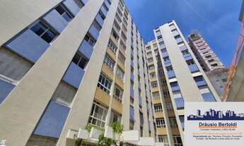 Imagem: Pinheiros do lado do metrô Sumaré com