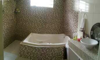 Imagem 2: Casa à venda no Conjunto Tiradentes, com 3 quartos e aceitando financiamento, em Manaus-AM