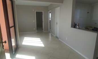 Imagem 2: Alugo apartamento em Itapuã, 2/4, garagem, 2º andar, R$ 1.400,00 incluso taxas de condomín