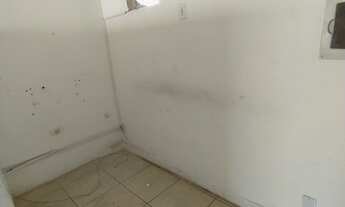 Imagem 4: Alugo sala comercial em Itapuã, localização privilegiada, R$ 650,00 mais taxas de condomín