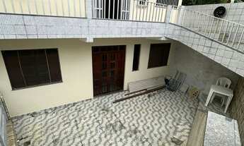 Imagem 1: Alugo casa térrea em Itapuã, 2/4 sendo 1 suíte, ótima localização, R$ 2.300,00!!!!