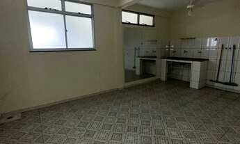 Imagem 4: Alugo casa térrea em Itapuã, 2/4 sendo 1 suíte, ótima localização, R$ 2.300,00!!!!