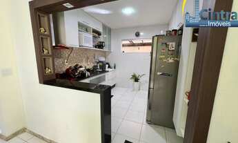 Imagem 2: Vendo excelente casa em localização privilegiada na região de Buraquinho, 4/4 sendo 1 suít