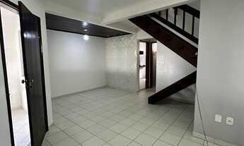 Imagem: Vendo village no Farol de Itapuã, 3/4 sendo