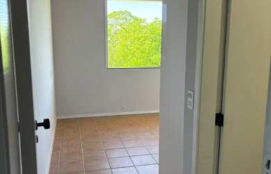 Imagem 7: VENDO OU ALUGO APARTAMENTO DUPLEX, 3/4 SENDO 1 SUÍTE, EM LAURO DE FREITAS, R$ 480.000,00 A