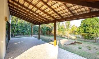 Imagem 5: Com um conceito moderno essa bela casa com cinco suítes a venda em Praia do Forte - Salvad